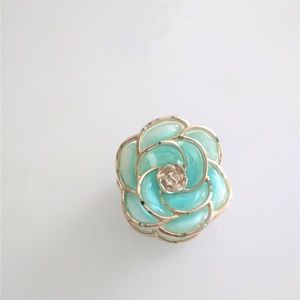 Flower-shaped Hair Clip